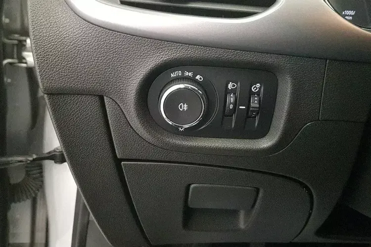 Opel Astra zdjęcie 30