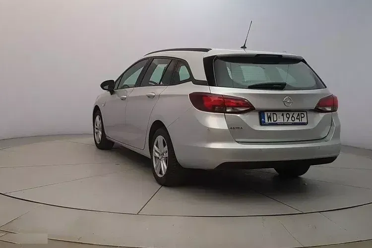 Opel Astra zdjęcie 5