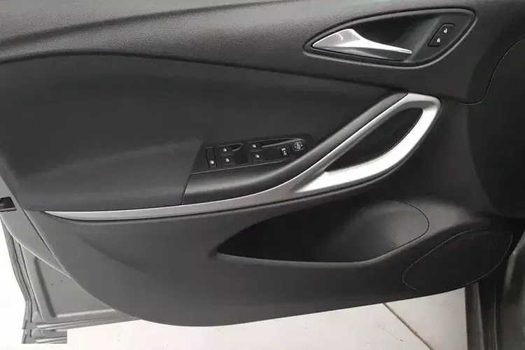 Opel Astra zdjęcie 20