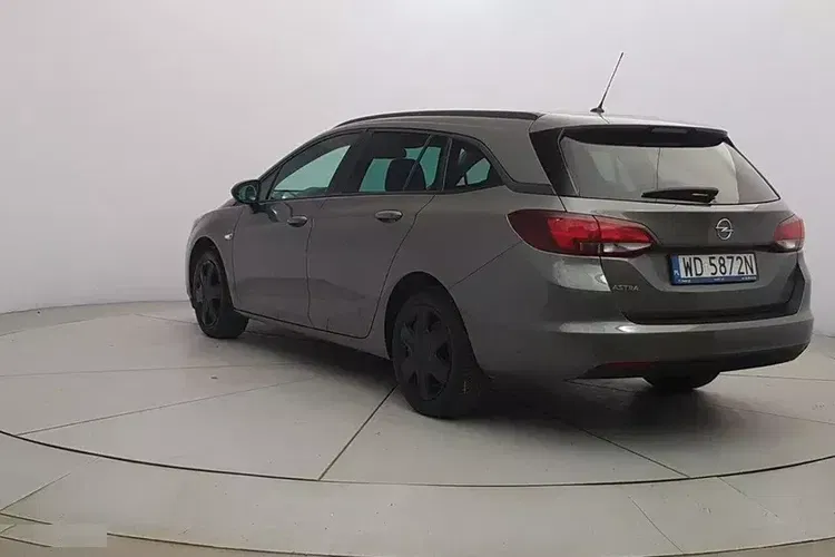 Opel Astra zdjęcie 4