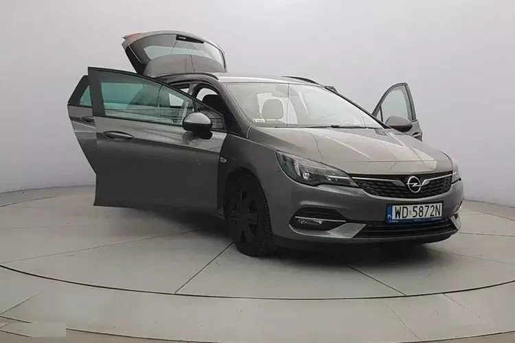 Opel Astra zdjęcie 8