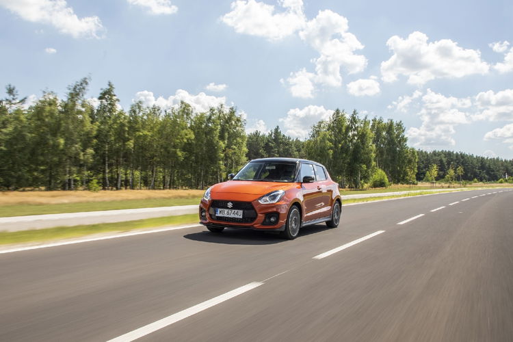 SUZUKI Swift 1.2 Dualjet SHVS Premium Plus CVT zdjęcie 1