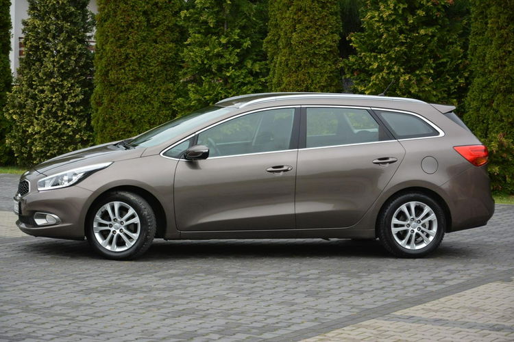 Cee'd 1.4(100KM) Ledy 139 tys przebiegu Parktronic Alu Serwis Kia zdjęcie 4