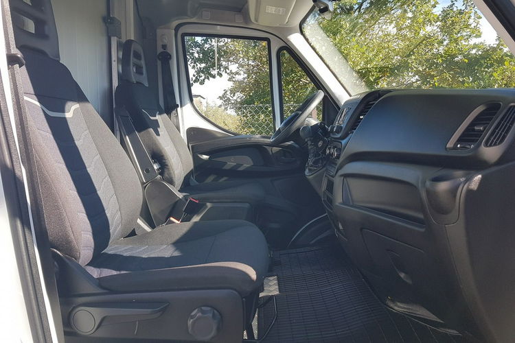 Iveco Daily KONTENER NISKOPODŁOGOWY 4.43x2.23x2.42 SKLEP FOODTRUCK KAMPER KLIMA zdjęcie 23