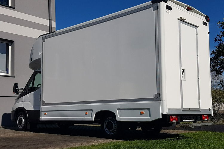 Iveco Daily KONTENER NISKOPODŁOGOWY 4.43x2.23x2.42 SKLEP FOODTRUCK KAMPER KLIMA zdjęcie 29