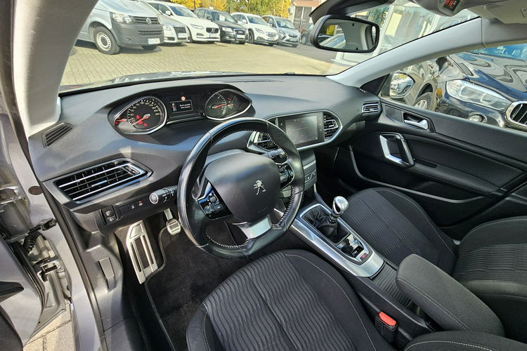 Peugeot 308 model 2020, navi, radar, panorama, grzane fotele zdjęcie 13