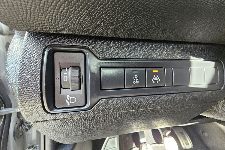 Peugeot 308 model 2020, navi, radar, panorama, grzane fotele zdjęcie 14