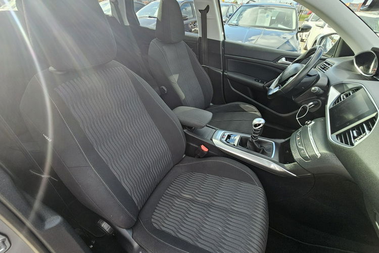 Peugeot 308 model 2020, navi, radar, panorama, grzane fotele zdjęcie 18