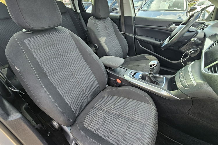 Peugeot 308 model 2020, navi, radar, panorama, grzane fotele zdjęcie 21