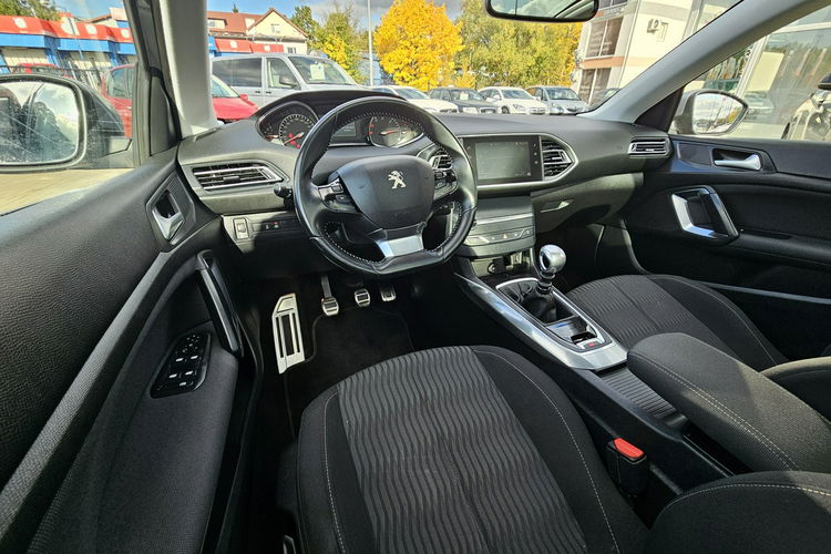 Peugeot 308 model 2020, navi, radar, panorama, grzane fotele zdjęcie 24