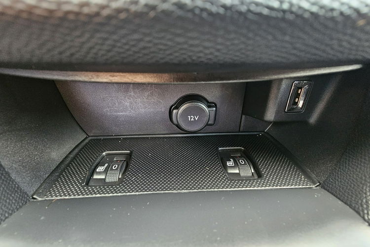 Peugeot 308 model 2020, navi, radar, panorama, grzane fotele zdjęcie 25