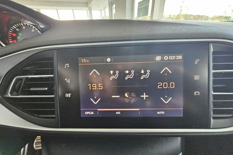 Peugeot 308 model 2020, navi, radar, panorama, grzane fotele zdjęcie 31