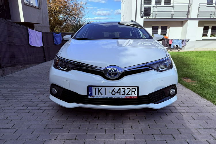 Toyota Auris 1.8 Hybryda Gwarancja Bogate Wyposażenie Zadbane zdjęcie 2