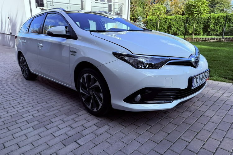 Toyota Auris 1.8 Hybryda Gwarancja Bogate Wyposażenie Zadbane zdjęcie 3