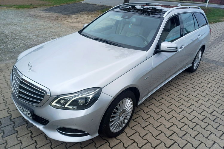 Mercedes E 220 2.2 CDI 170KM Wersja Edition E Navi Kamera 360'' 9G - biegowy automa zdjęcie 6