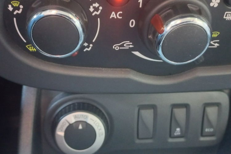 Dacia Duster 4X4 Navi Kamery Przód i tył z nagrywaniem Hak Salon PL 1.5DCI 110KM zdjęcie 15