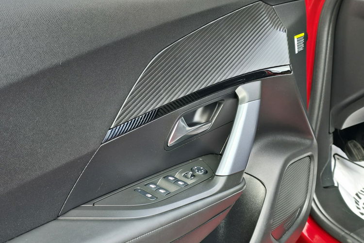 Peugeot 2008 1.5 BlueHDi Allure S&S / Bezwypadkowy / Idealny stan zdjęcie 8