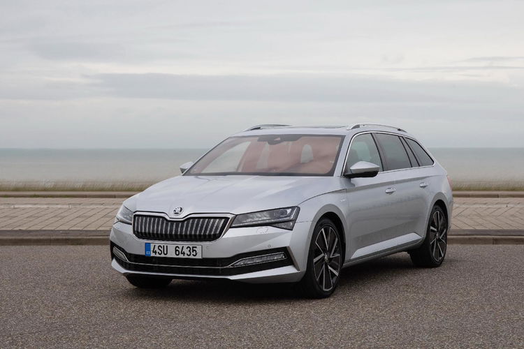 SKODA Superb 1.4 TSI Plug-In Hybrid Sportline DSG zdjęcie 1