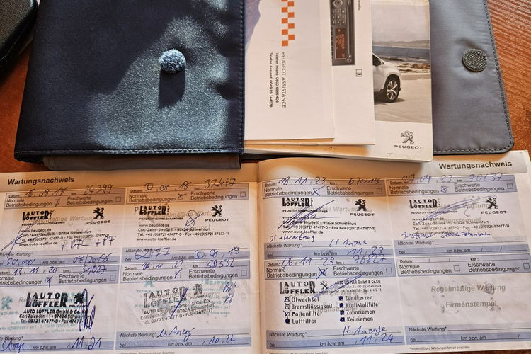 Peugeot 2008 Nawigacja / Podgrzewane fotele / Czujniki parkowania zdjęcie 11