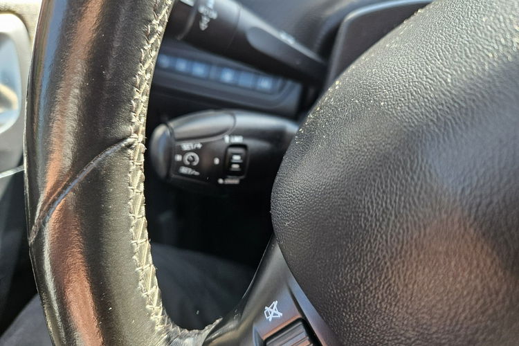 Peugeot 2008 Nawigacja / Podgrzewane fotele / Czujniki parkowania zdjęcie 12