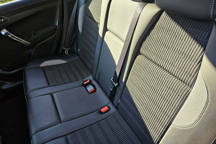 Peugeot 2008 Nawigacja / Podgrzewane fotele / Czujniki parkowania zdjęcie 15