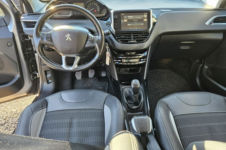 Peugeot 2008 Nawigacja / Podgrzewane fotele / Czujniki parkowania zdjęcie 17
