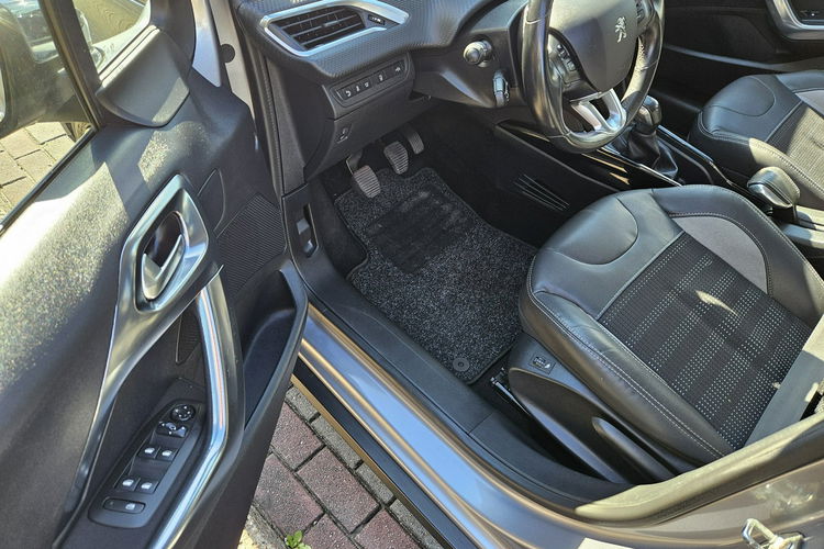 Peugeot 2008 Nawigacja / Podgrzewane fotele / Czujniki parkowania zdjęcie 6