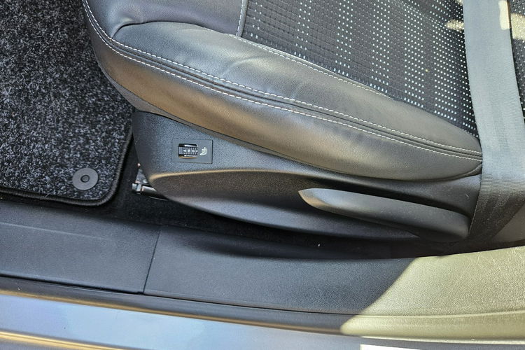 Peugeot 2008 Nawigacja / Podgrzewane fotele / Czujniki parkowania zdjęcie 7