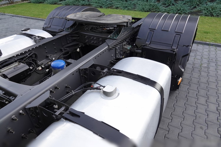 Volvo FH 500 / KLIMATYZACJA POSTOJOWA / I-SAVE / OPONY 100% / SPROWADZONY / PO KONTRAKCIE SERWISOWYM zdjęcie 13