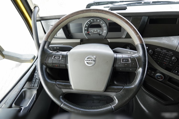 Volvo FH 500 / KLIMATYZACJA POSTOJOWA / I-SAVE / OPONY 100% / SPROWADZONY / PO KONTRAKCIE SERWISOWYM zdjęcie 28
