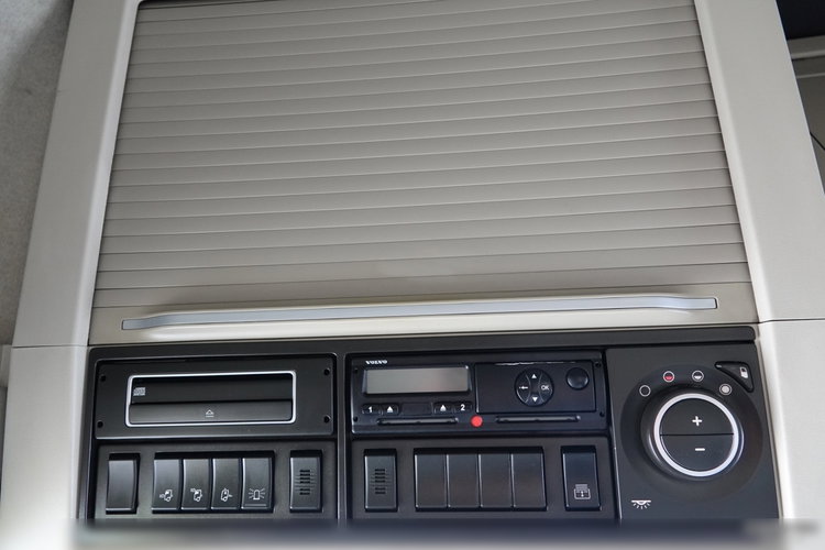 Volvo FH 500 / KLIMATYZACJA POSTOJOWA / I-SAVE / OPONY 100% / SPROWADZONY / PO KONTRAKCIE SERWISOWYM zdjęcie 33