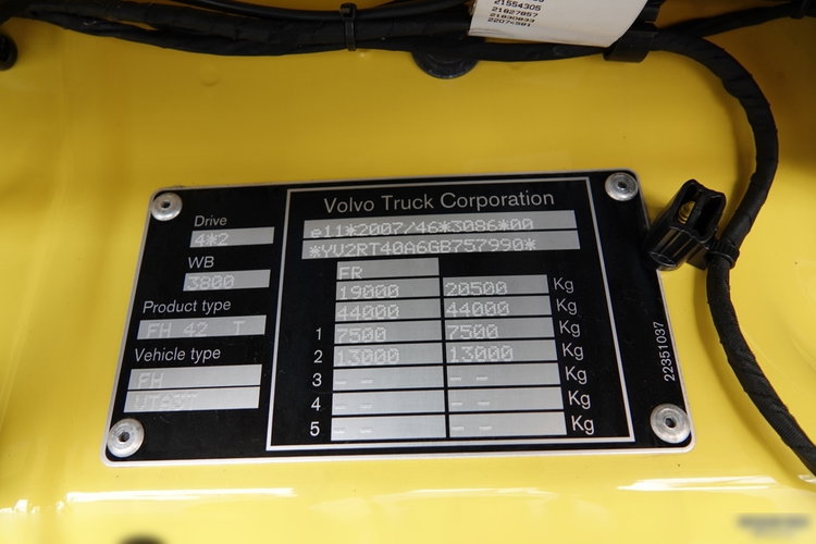 Volvo FH 500 / KLIMATYZACJA POSTOJOWA / I-SAVE / OPONY 100% / SPROWADZONY / PO KONTRAKCIE SERWISOWYM zdjęcie 37
