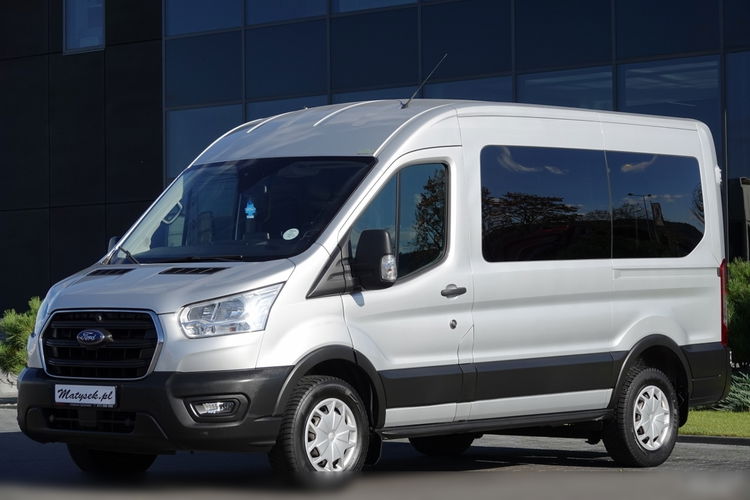 Ford TRANSIT / 6 miejsc + Najazd na wózek / Dla osób niepełnosprawnych / 2021 ROK / PO KONTRAKCIE SERWISOWYM  zdjęcie 5