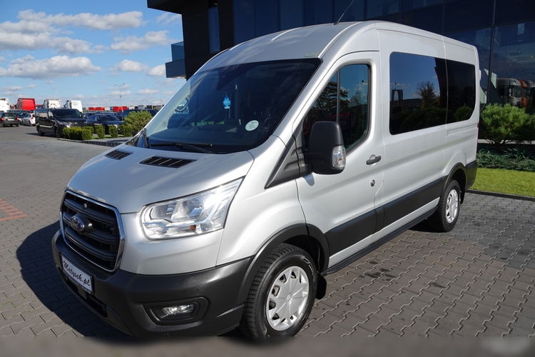 Ford TRANSIT / 6 miejsc + Najazd na wózek / Dla osób niepełnosprawnych / 2021 ROK / PO KONTRAKCIE SERWISOWYM  zdjęcie 6