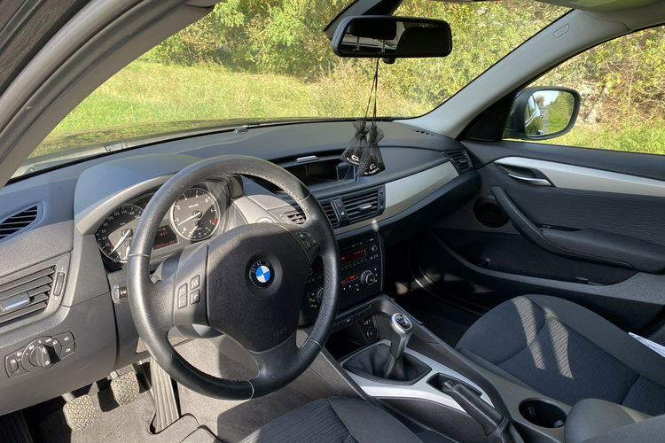 BMW X1 zadbane serwisowane bezwypadkowe zdjęcie 12
