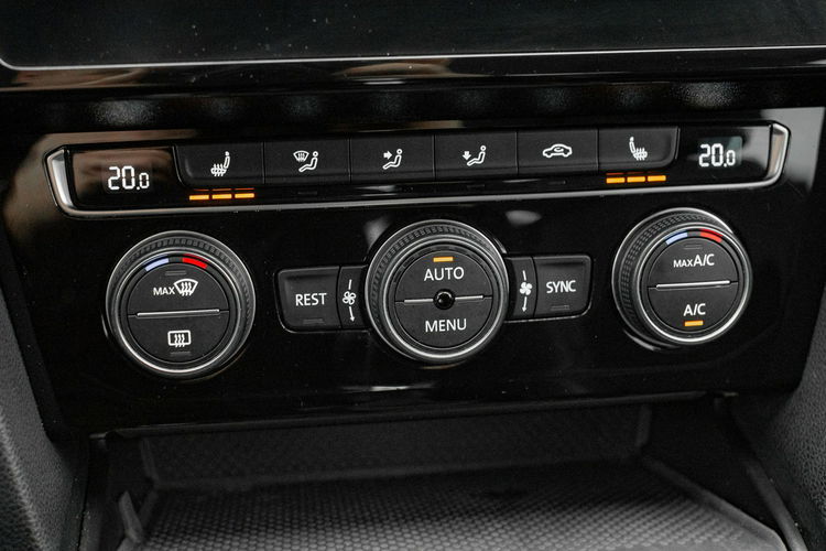 Volkswagen Passat GD955WU # 2.0 TDI Elegance DSG,  Navi,  Bluetooth,  LED Salon PL,  VAT 23% zdjęcie 22