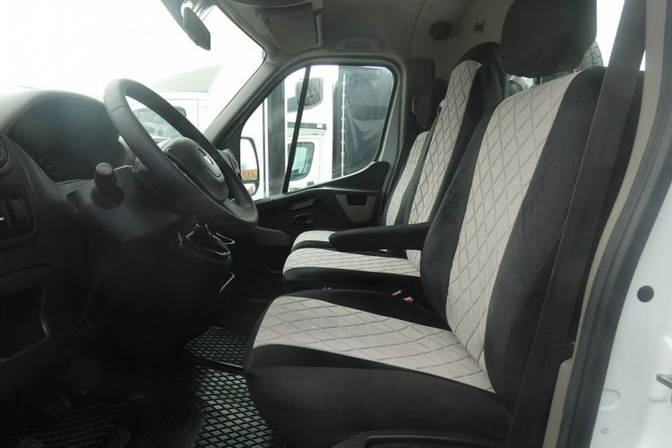 Renault Master najazd auto pomoc pomoc drogowa auto laweta zdjęcie 2