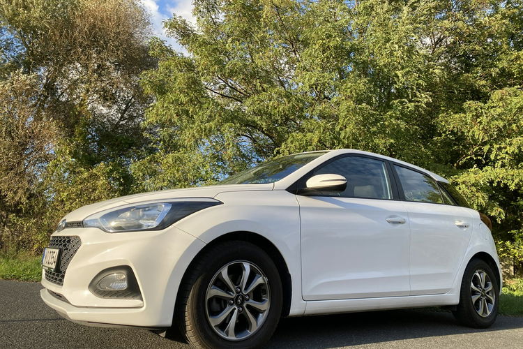 Hyundai i20 bardzo bogata wersja wyposażenia zdjęcie 30