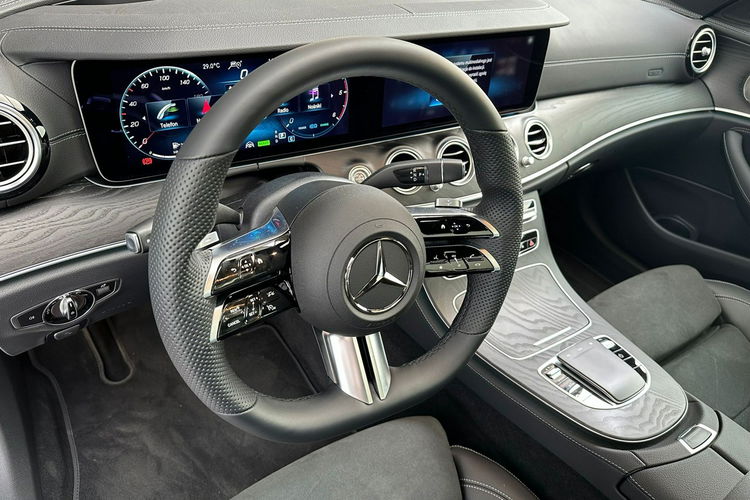 Mercedes E 220 4MATIC Salon PL , Faktura VAT 23% zdjęcie 16