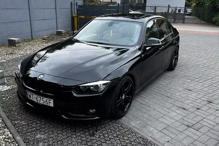 BMW Seria 3 zdjęcie 2