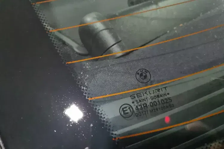 BMW Seria 3 zdjęcie 11