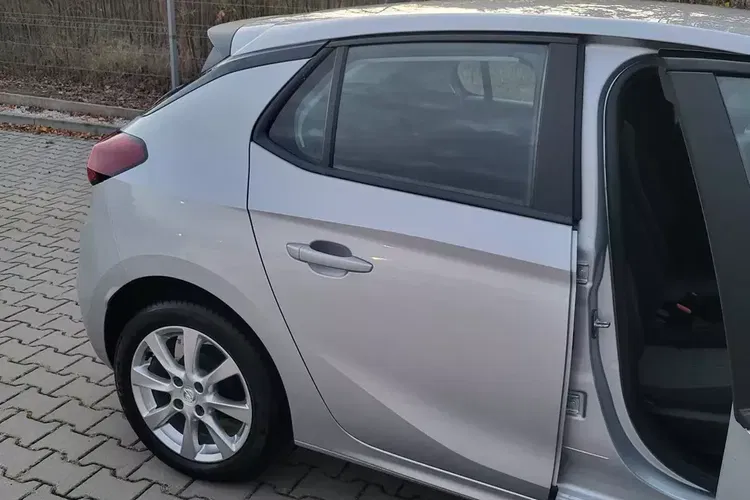 Opel Corsa zdjęcie 9