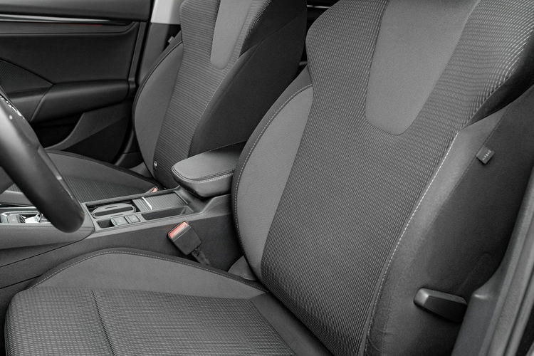 Skoda Octavia 2.0 TDI Ambition DSG LED K.cofania Ambient Salon PL VAT 23% zdjęcie 15