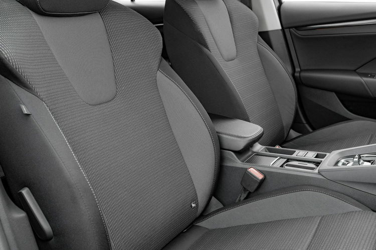 Skoda Octavia 2.0 TDI Ambition DSG LED K.cofania Ambient Salon PL VAT 23% zdjęcie 34