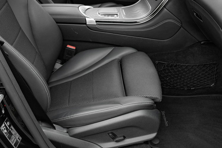 Mercedes GLC 300 GD455WK#200d 4-Matic Kamera 360 Podgrz.f Szklany dach Salon PL VAT23% zdjęcie 36