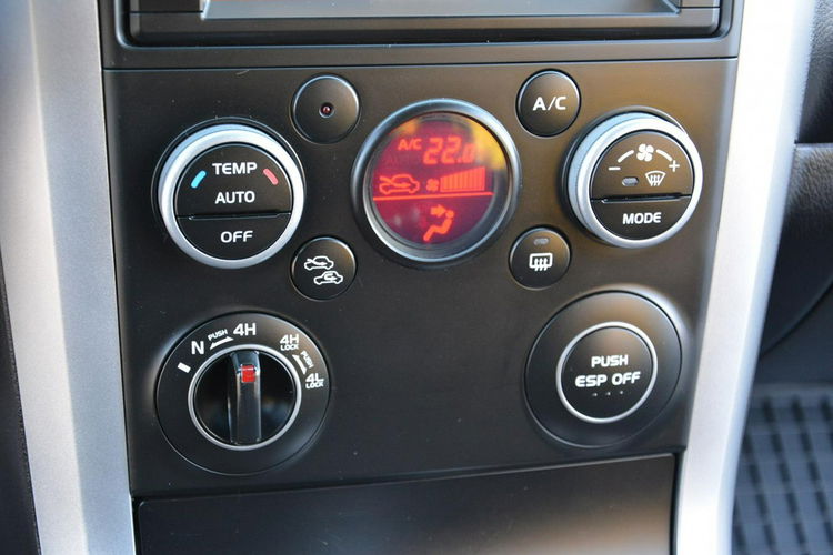 Suzuki Grand Vitara 2.4b169 KM 4x4 Xenon Duża Navi Webasto ASO Hak lakier oryginał zdjęcie 31