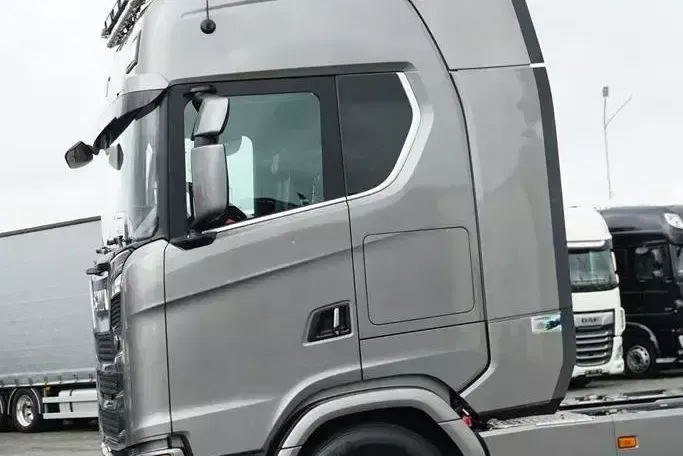 Scania / S 590 / V 8 / EURO 6 / ACC / RETARDER / PEŁNA OPCJA zdjęcie 25