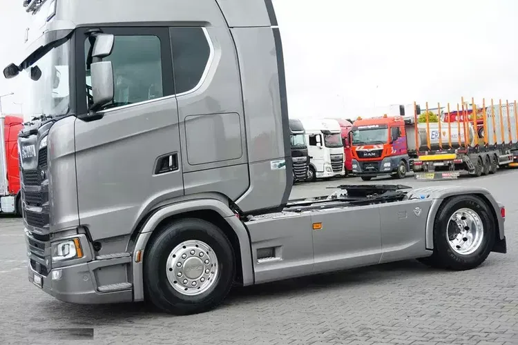 Scania / S 590 / V 8 / EURO 6 / ACC / RETARDER / PEŁNA OPCJA zdjęcie 26