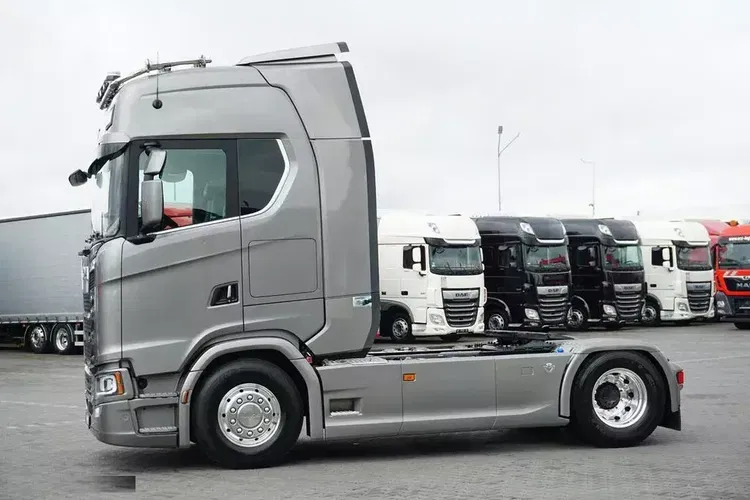 Scania / S 590 / V 8 / EURO 6 / ACC / RETARDER / PEŁNA OPCJA zdjęcie 3
