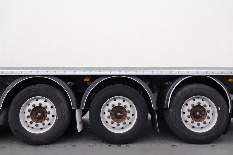 Fruehauf / KONTENER / KOFFER / + WINDA ZAŁADOWCZA /  DOPPELSTOCK / PODWÓJNA PODŁOGA / KOSZ NA PALETY /BARDZO MOCNA PODŁOGA: SZYNA-DESKA zdjęcie 65